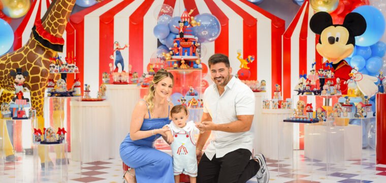 Vicente fez 1 aninho! Seus pais Leandro e Izabella prepararam uma festa linda para comemorar a data.