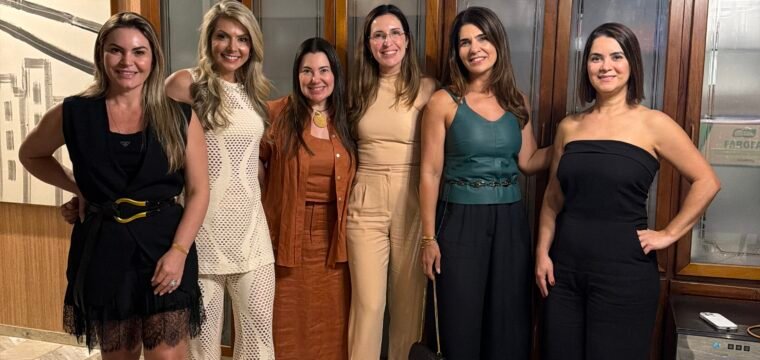 O grupo “Amigas Fit”, formado pelas bacanérrimas Sarita Mantovaneli, Fabíola Carlette, Alécia Louzada, Sabina Aleixo, Fabíola Depes e Cinthia Portinho