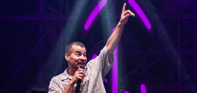 É sábado: Thiago Martins, palco 360º e muita música nos 6 anos do Mahalo