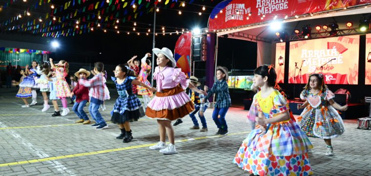 Arraiá Meipobé reúne famílias, celebra tradições e reforça compromisso social da Maple Bear Cachoeiro