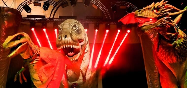 Circo dos Dinossauros estreia com recorde de público em Vila Velha e segue com sessões nos próximos dias