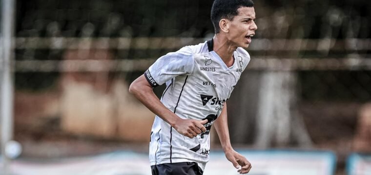 Da base ao profissional: a trajetória de Jorge Lucas no Estrela do Norte