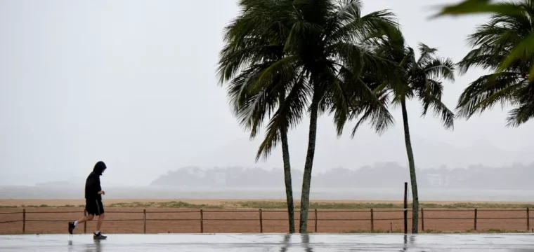 Setembro começa com alerta de ventania e tempestade no ES
