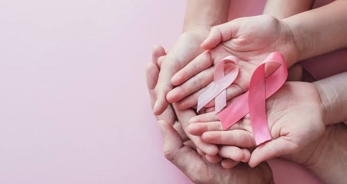Unimed Sul Capixaba lança camisa do Outubro Rosa e destina renda a projetos sociais